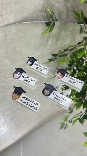 بروش اكريلك للتخرج