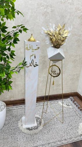 مباخر استقبال وردي بأبيض مع فازات ورد