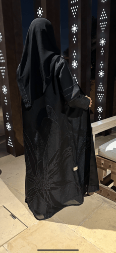 عباية اووقنزا ورد