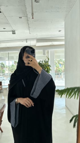 عبايه نص بشت مع لون