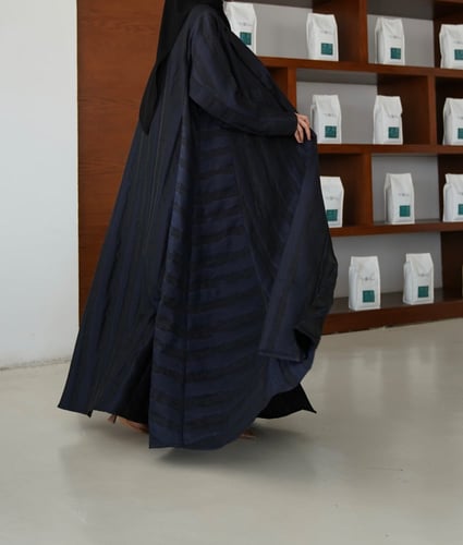 عبايه نص كلوش كحلي