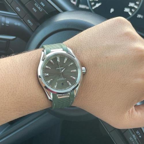 ساعة اوميغا SEAMASTER AQUA