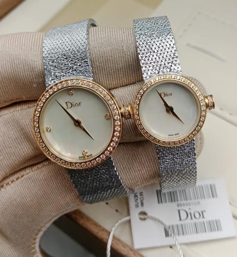 ساعة ديور نسائي