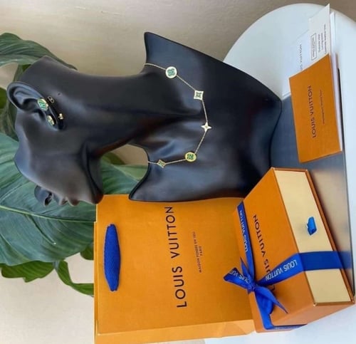 حلق وسلسال لويس فيتون