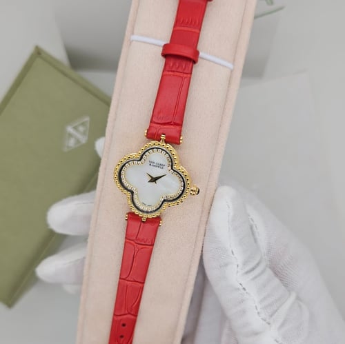 فان كلبف نسائي انيق (ذهبي)