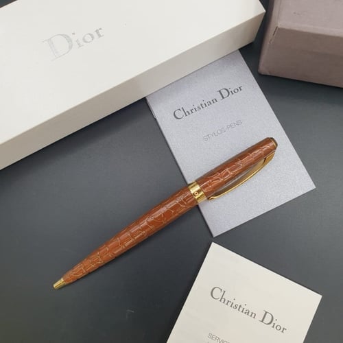 اقلام ماركة ديور