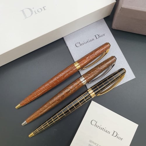 اقلام ماركة ديور