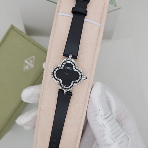 فان كليف نسائي انيق (فضي)