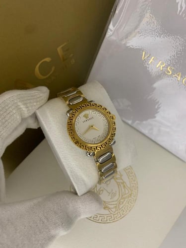 ساعة فرزاتشي نسائية