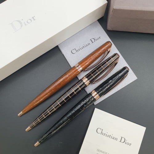 اقلام ماركة ديور