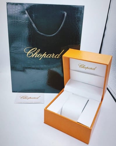 علب واكياس ساعات ماركات عالمية