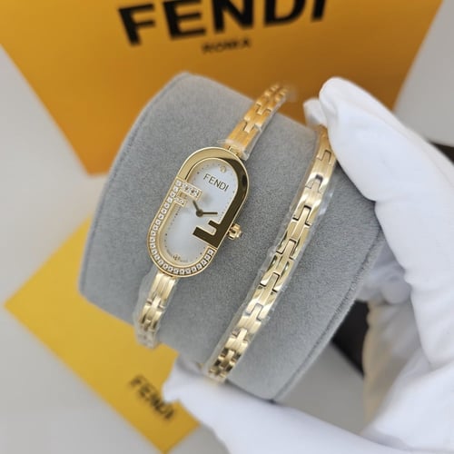 ساعة فندي نسائية Fendi O'Lock Vertical