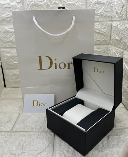 علب واكياس ساعات ماركات عالمية