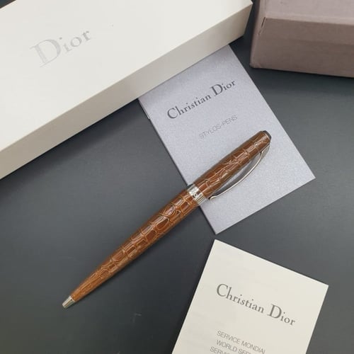 اقلام ماركة ديور