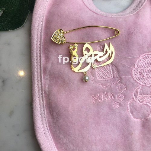 بروش قلب مطلي ذهب مع فص لولو مع فصوص زريكون