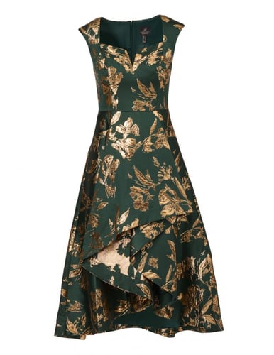 فستان تفته ممزوج بسلك ذهبي لامع