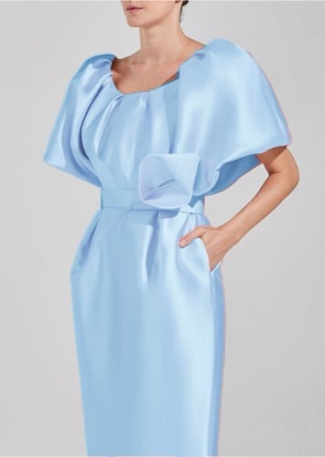 فستان بأكمام منفوخة تصميم khoonhooi