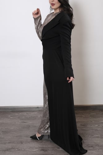 فستان ذهبي لامع مع نصف بالطو