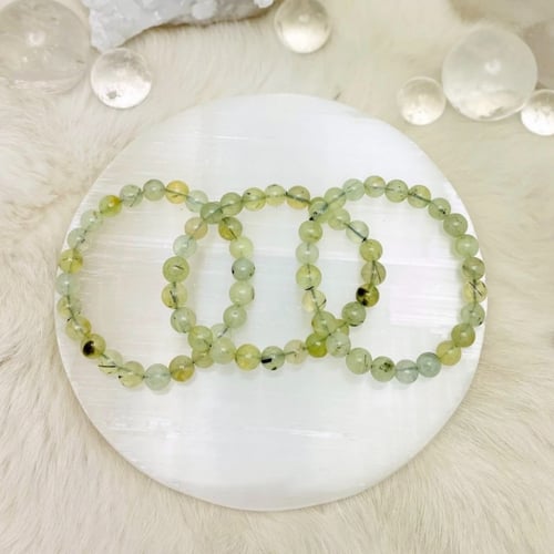 اسوارة من حجر ال prehnite الطبيعي