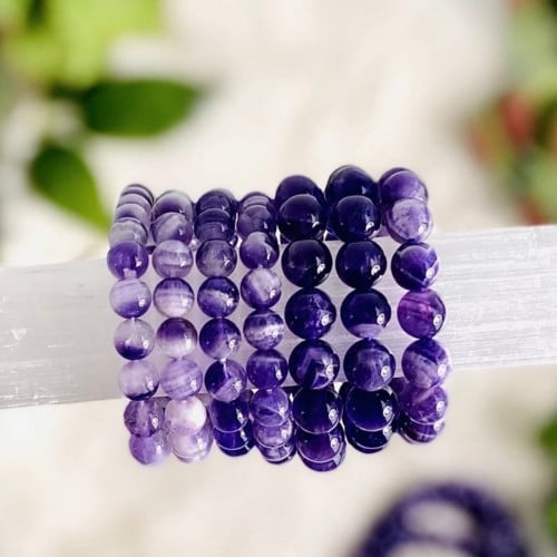 اسوارة من حجر الأمثيست الطبيعي عالي الجودة