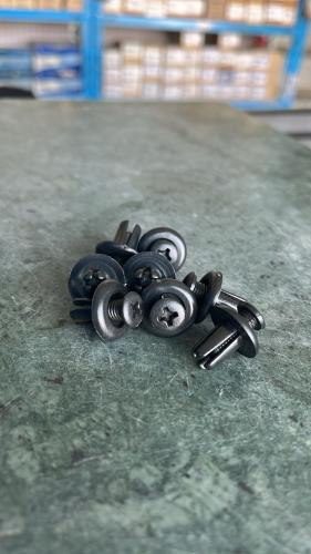 كلبسات بطانة او صدام جميع السيارات 10 حبات