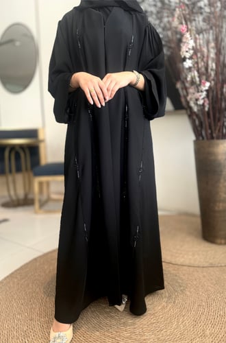 عباية بطرحة القمة