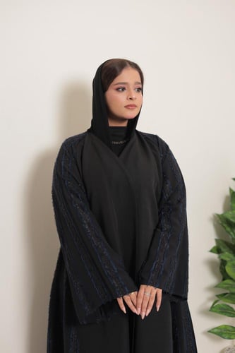 عبايه بطرحة اقبال