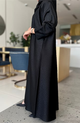 عباية بطرحة عجائب اسود