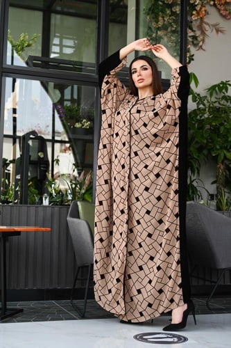 عباية بطرحة تارلينا لف مخمل