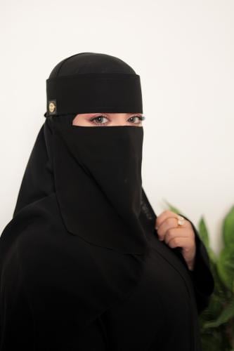 نقاب المنى قصير