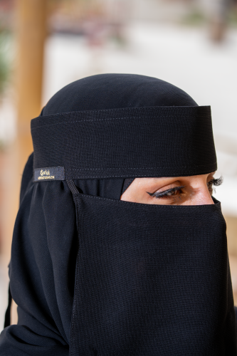 نقاب بحريني جاذبية ياباني