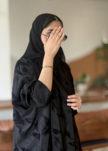 عباية بطرحة سيدتي اسود