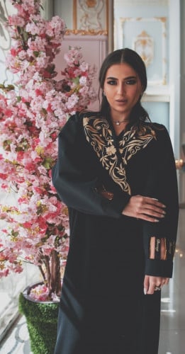 عباية تطريز صدر