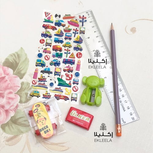 توزيعات مع ثيم ورقي عن العوده للمدرسه ( 12 قطعه )