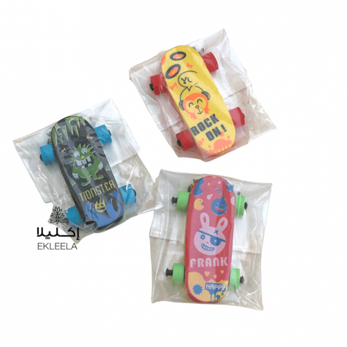 توزيعات مع ثيم ورقي عن العوده للمدرسه ( 12 قطعه )