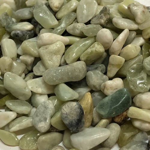 حجر ديكور صناعي ملون لاعمال الريزن والديكور والفني...