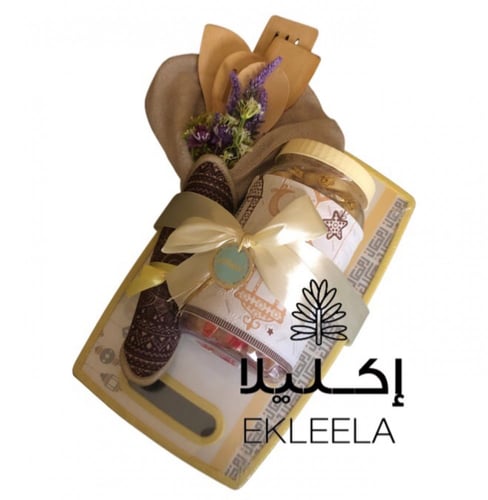 هدايا رمضانيه مجموعه مكونه من ( علبة معمول تمر ، ل...