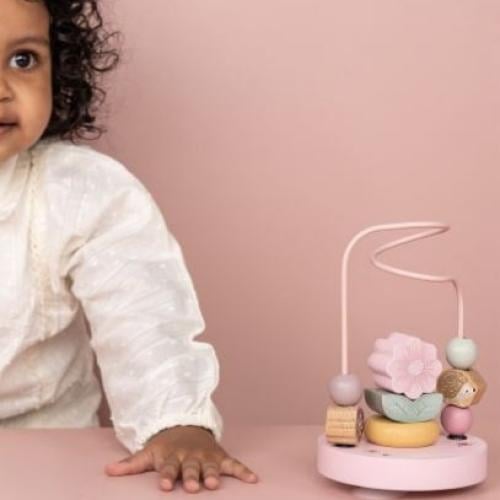 لعبة المتاهه اللولبيه الوردة