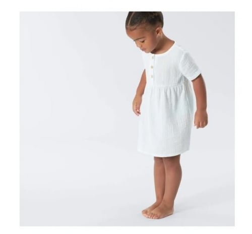 فستان بقماش الشاش وردي