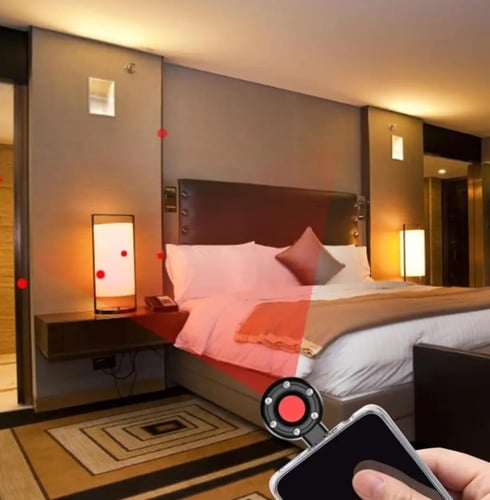 كاشف كميرا التجسس الخفيه بالاشعه تحت الحمراء يعمل...