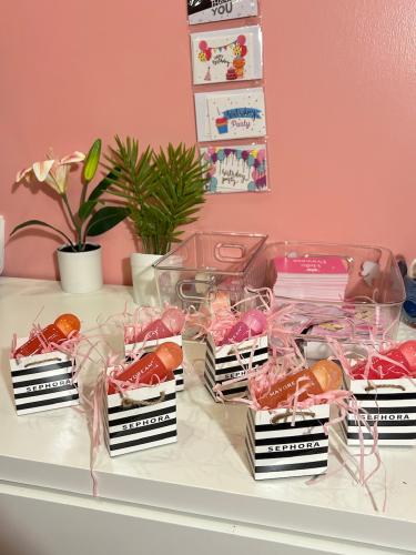 توزيعات قلوسات سيفورا ٦ حبات