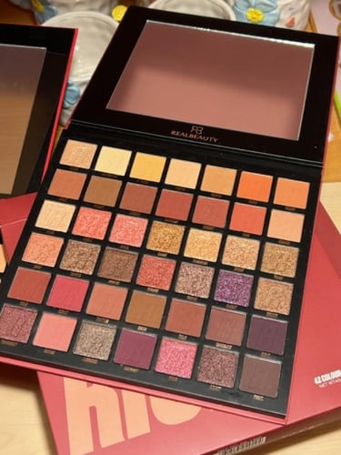 مكياج باليت اي شادو ريال بيوتي درجة النود
