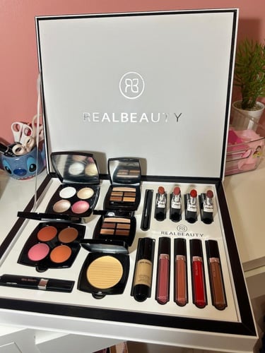 بوكس مكياج بديل شانيل كبير جميع محتويات المكياج