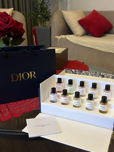 بوكس ديور ١٠ عطورات تولات ميني ديور لتوزيعات العيد