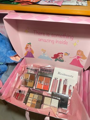 بوكس بديل ديور ؛ مجموعة مرطب وقلوس وروج ، اي شادو...