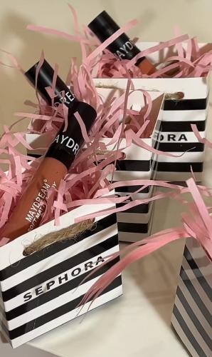 توزيعات روج بديل سيفورا لون عشوائي