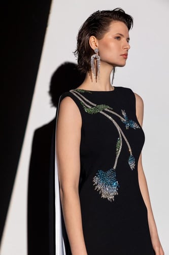 فستان سهرة اسود طويل كريب مرصع بالاحجار