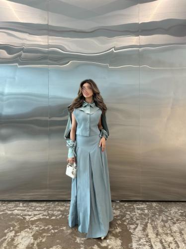 تيور تيفاني انيق باكمام ستان مفتوحة وتنورة بكسرات...