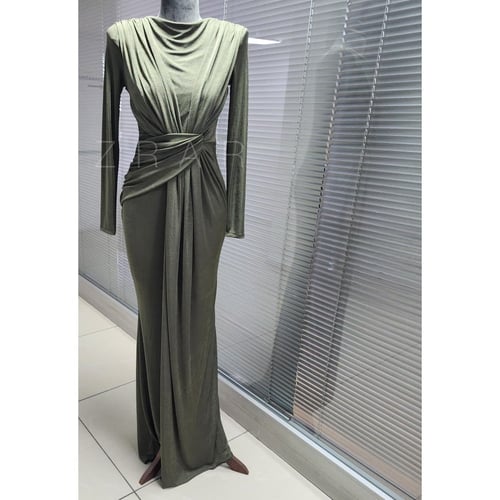 فستان سهرة لف من الخصر جيرسيه واكتاف بارزة