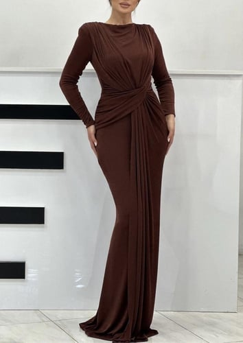 فستان بنمط لف خصر جيرسيه واكتاف بارزة